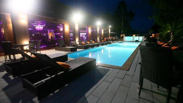 Player'S Pool&Rooms Vonyarcvashegy Exterior photo