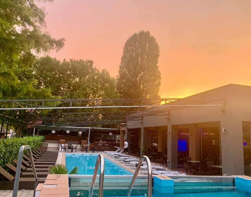 Player'S Pool&Rooms Vonyarcvashegy Exterior photo